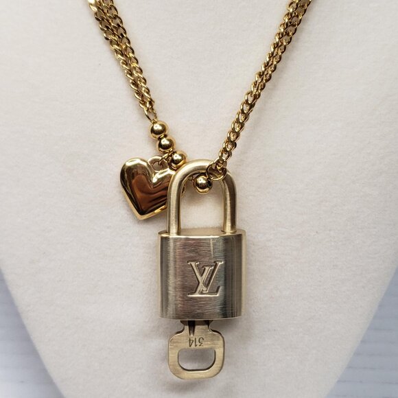 Louis Vuitton Lock & Key w/ Unbranded Heart Love Golden Stainless Steel Chain - Picture 4 of 14